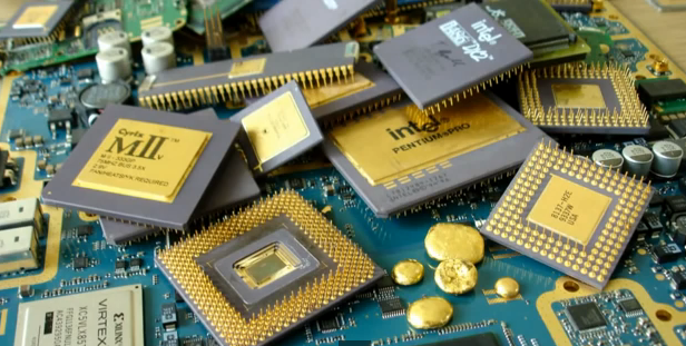 Vàng được lấy từ con chip máy tính